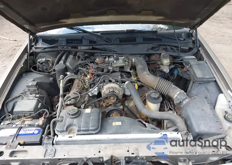 2002 Mercury Grand Marquis Ls z USA, uszkodzony, nr VIN 2MEFM75W62X664200